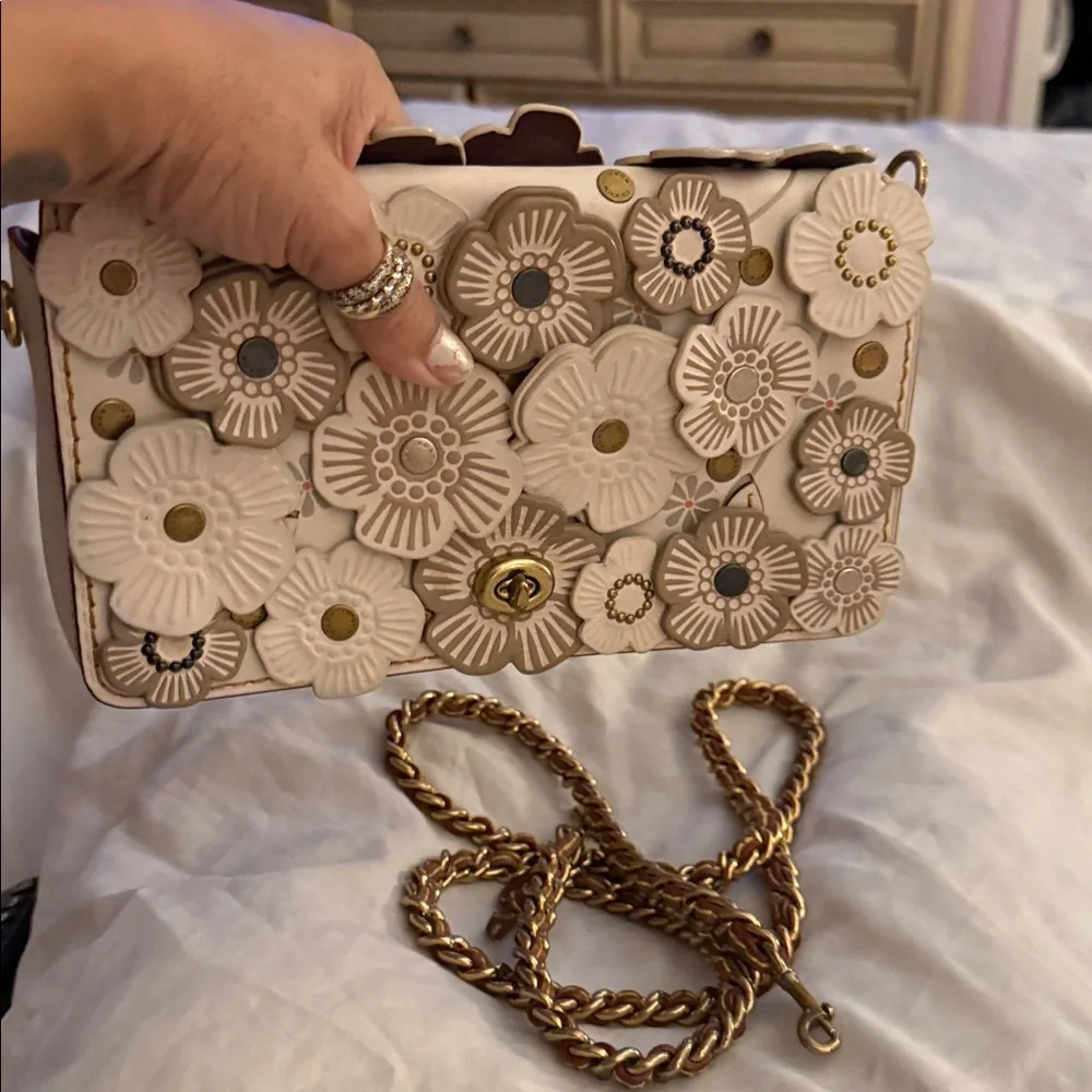 Coach Cream and Gold Floral Crossbody Bag - Picture 10 of 15